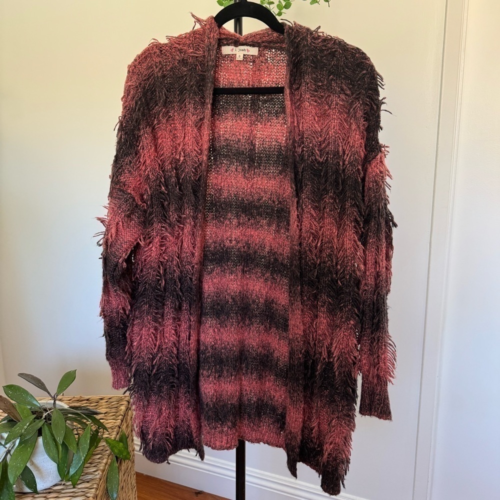 Super cute and fun fringe/shaggy  style cardigan - Picture 3 of 8